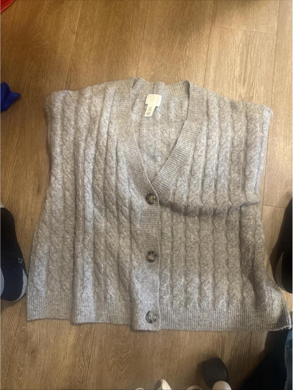 H&M Women’s Gray Cable Knit Cardigan Size XL